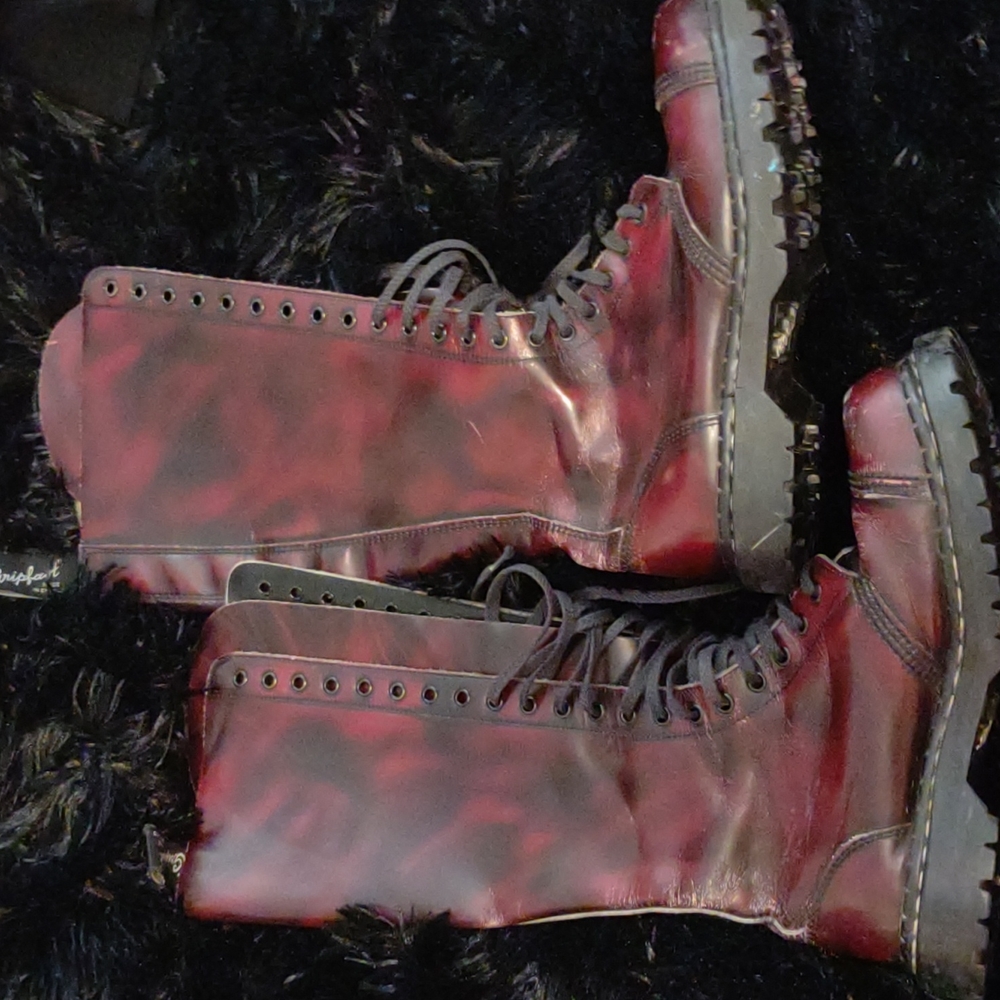 Vintage Gripfast 40 eye steel toe combat boot in burgundy rub
